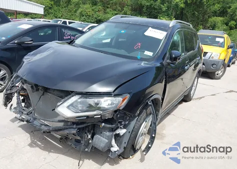 2017 Nissan Rogue Sv z USA, uszkodzony, nr VIN JN8AT2MT4HW403469